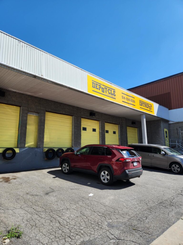 Storage Units at Depot-Cle Entreposage - 4840 Acorn St, Montreal, QC